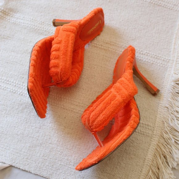 ๐๏ธCity Girl Collection// Orange Thong Sandal - Picture 7 of 13